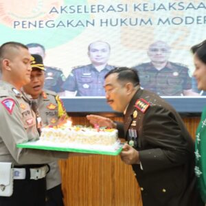 Hari Bhakti Adhyaksa Ke- 64, Kapolres Pematangsiantar Berikan Surprise Kepada Kejari Kota Pematang Siantar