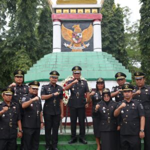 Hari Pengayoman Ke-79, Lapas Kelas IIA Pematangsiantar Laksanakan Ziarah dan Tabur Bunga ke TMP