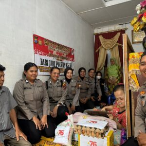 Sambut Hari Jadi Polwan Ke 76 Polwan Polres Pematangsiantar Kunjungi Penderita Penyakit Hidrosefalus