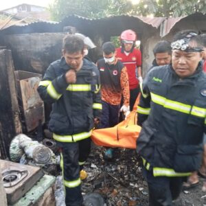 Satu Unit Rumah Dilalap Sijago Merah, Polres Pematangsiantar Siantar Evakuasi Korban