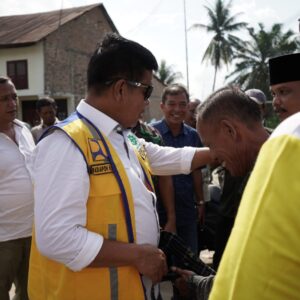 Era Radiapoh Jalan Rusak Selama 20 Tahun Tidak Tersentuh Pembangunan, Warga : Kami Harap RHS Dapat Kembali Melanjutkan Pembangunan