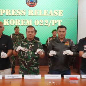 Tim Intel Korem 022/PT Gagalkan Peredaran Narkoba, Tangkap Pengedar dan berhasil Amankan Senpi