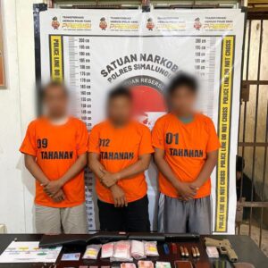 Tim Satgas Berantas Narkoba Polres Simalungun Amankan Tiga Pengedar Narkoba dan Senjata Ilegal