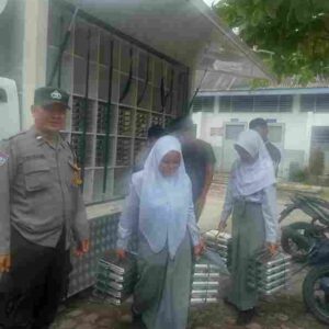 Bhabinkamtibmas Polsek Siantar Timur Monitoring Distribusi MBG di SMU Negeri 4