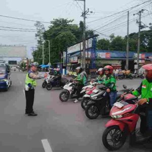 Sat Lantas Polres Pematangsiantar Laksanakan Binluh dan Dikmas Lantas kepada Pengendara Gojek
