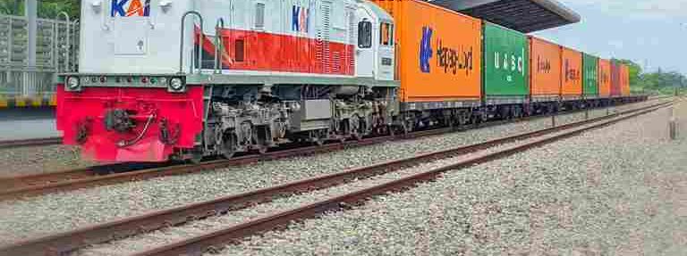 KAI Sumut Angkut 27.787 Ton Petikemas: Solusi Kemacetan dan Distribusi Hijau di Sumatera Utara