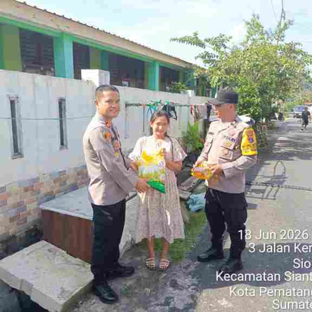 Sambut HUT Bhayangkara Ke-80 Tahun 2026, Polsek Siantar Timur Bagikan Bansos Kepada Warga Membutuhkan
