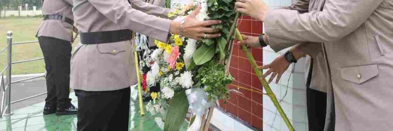 Sambut HUT Bhayangkara Ke 80 Tahun 2026, Polres Pematangsiantar Ziarah dan Tabur Bunga di Taman Makam Pahlawan