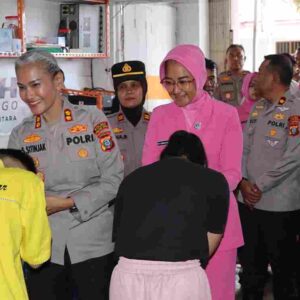 Sambut HUT Bhayangkara Ke 80, Polres Pematangsiantar Gelar Baksos ke Panti Asuhan Elim dan Grace House