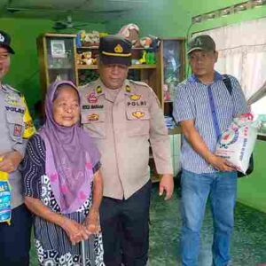 Sambut HUT Bhayangkara Ke 80, Polsek Sianțar Martoba Berikan Bansos Kepada Warga Membutuhkan