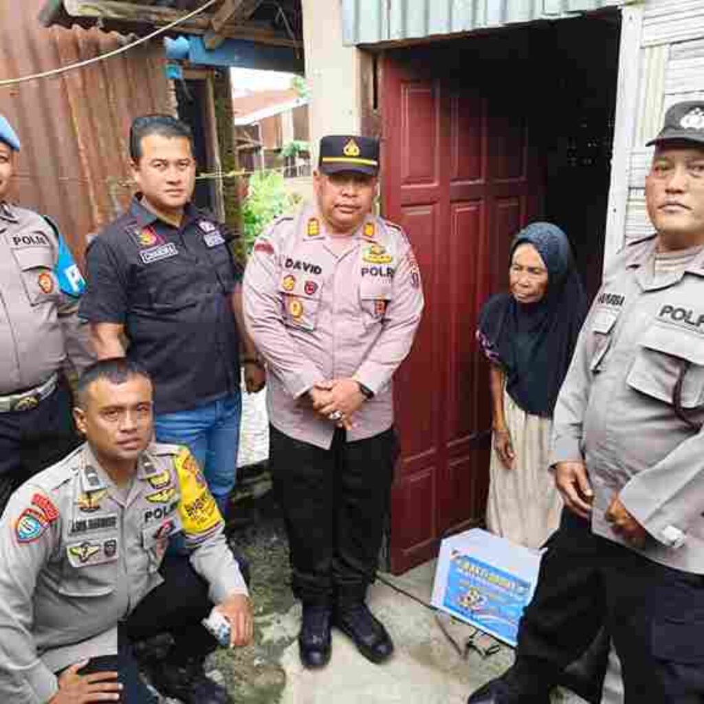 Sambut HUT Bhayangkara Ke 80, Polsek Siantar Marihat Berikan Bansos Kepada Warga di Gang Rambe Sentral Marihat