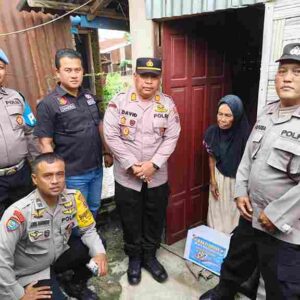 Sambut HUT Bhayangkara Ke 80, Polsek Siantar Marihat Berikan Bansos Kepada Warga di Gang Rambe Sentral Marihat