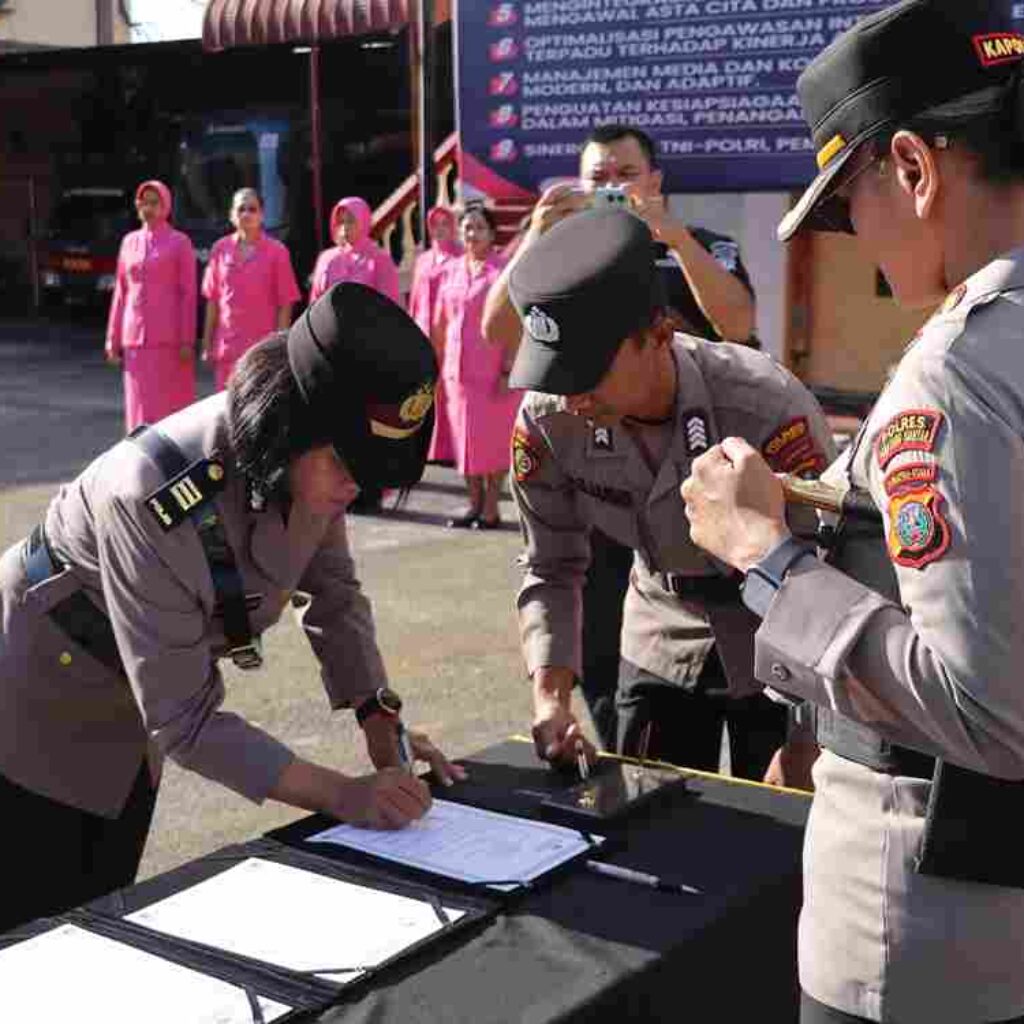 Kapolres Pematangsiantar Pimpin Upacara Sertijab Kapolsek Sianțar Utara