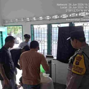 Polsek Siantar Marihat Dampingi Petani Binaan Jual 1,5 Ton Hasil Panen Jagung ke Bulog Cabang Pematangsiantar