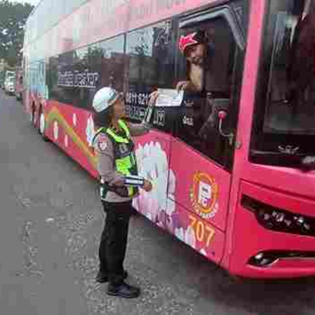 Sat Lantas Polres Pematangsiantar Laksanakan Binluh dan Dikmas Lantas kepada Masyarakat Pengguna Jalan