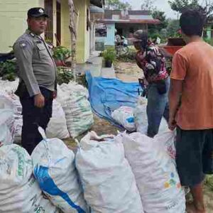 Dukung Ketapang, Bahbinkamtibmas Polsek Siantar Marihat Sambangi Petani Binaan