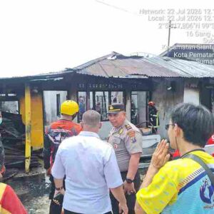 Kebakaran Hanguskan Rumah WARGA Kapolsek Marihat Cek TKP