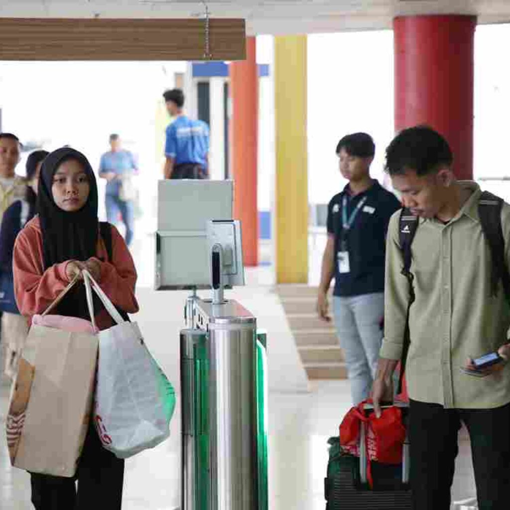 Praktis dan Ramah Lingkungan, 69 Ribu Pelanggan KAI di Stasiun Medan Manfaatkan Face Recognition Selama Semester I 2026