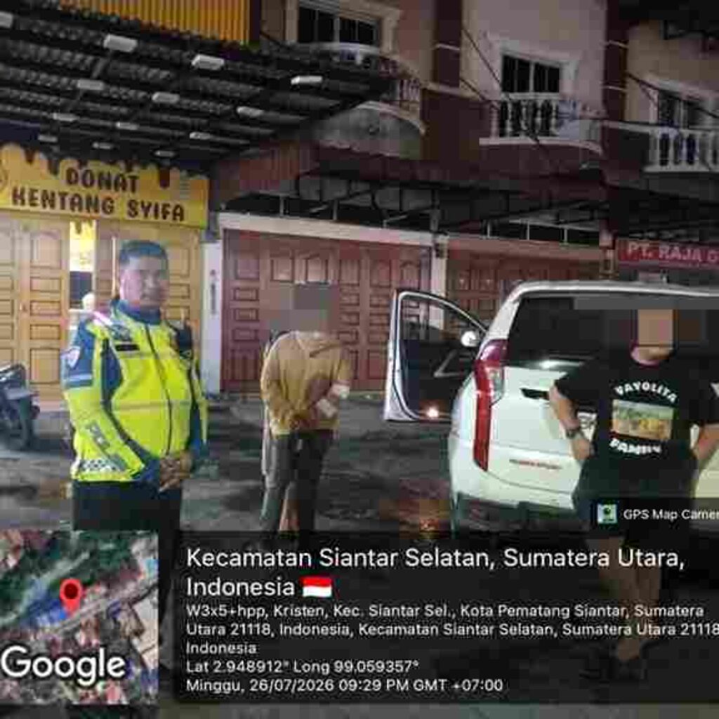 Unit Gakkum Polres Pematangsianțar Cek TKP Laka Lantas di Jalan Gereja