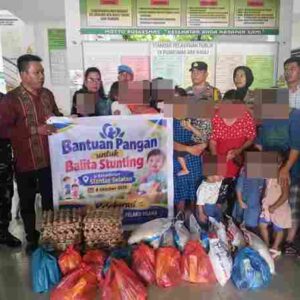 Kapolsek Siantar Selatan Hadiri Pemberian Bantuan Pangan untuk Balita Stunting Kepada Warga