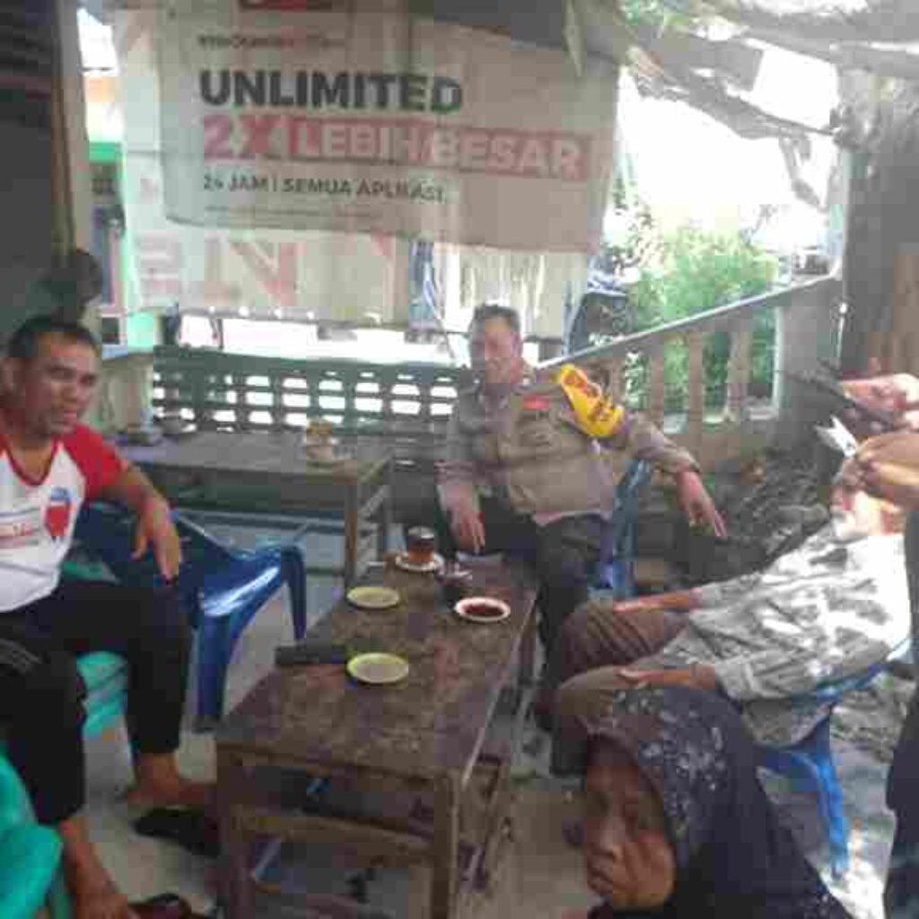 Bhabinkamtibmas Polsek Siantar Barat Sambangi Warga Jalan Singosari, Jalin Kemitraan dan Tingkatkan Kepercayaan Kepada Polri