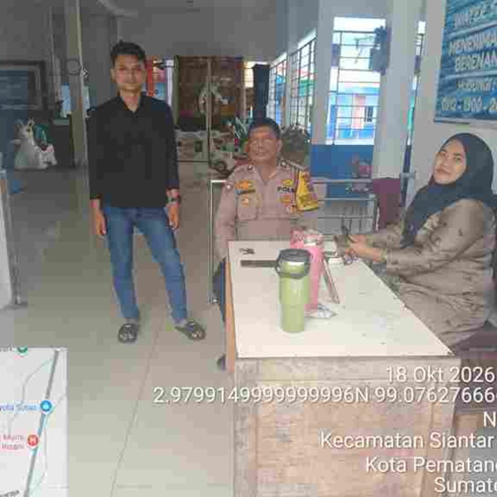 Cegah Kejahatan, Bhabinkamtibmas Polsek Siantar Martoba Sambang di Kolam Renang