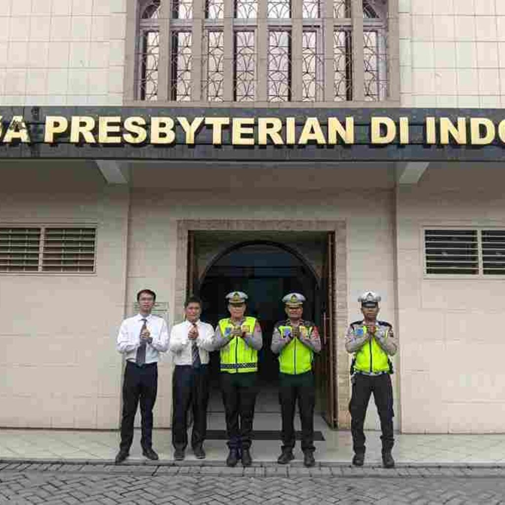 “Polisi Bersama Masyarakat”, Polres Pematangsiantar Laksanakan Minggu Kasih di Gereja