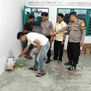 Polsek Siantar Selatan Dampingi Petani Binaan Panen Jagung di Gang Mandiri