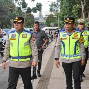 Kapolres Pematangsiantar Turun Langsung Gatur Lalin Pagi di Simpang BRI Jalan Merdeka