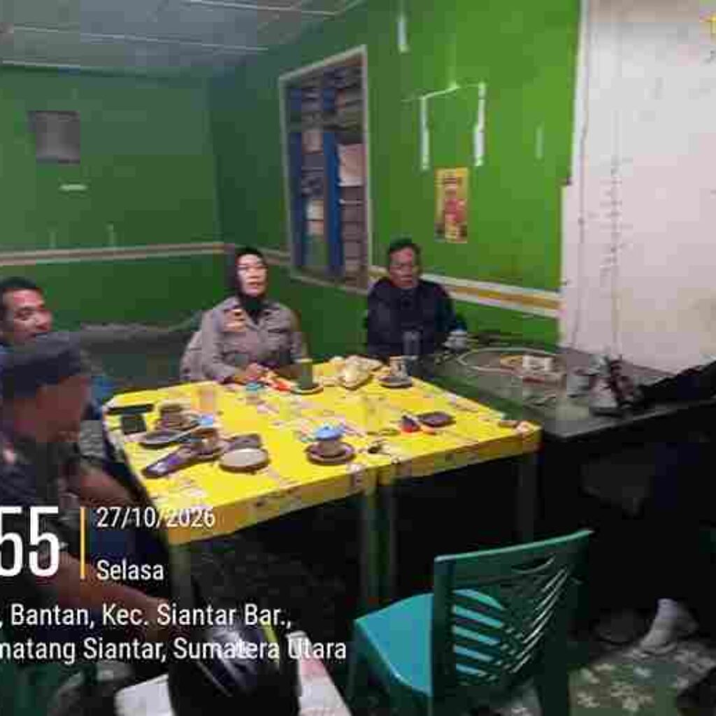 Tampung Aspirasi Polseķ Siantar Barat Kumpul Bersama Masyarakat di Jalan Jawa