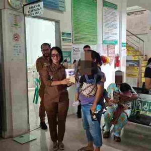 Polsek Siantar Selatan Hadiri Pemberian Bantuan Pangan Untuk Balita Stunting di UPTD Puskesmas Aek Nauli
