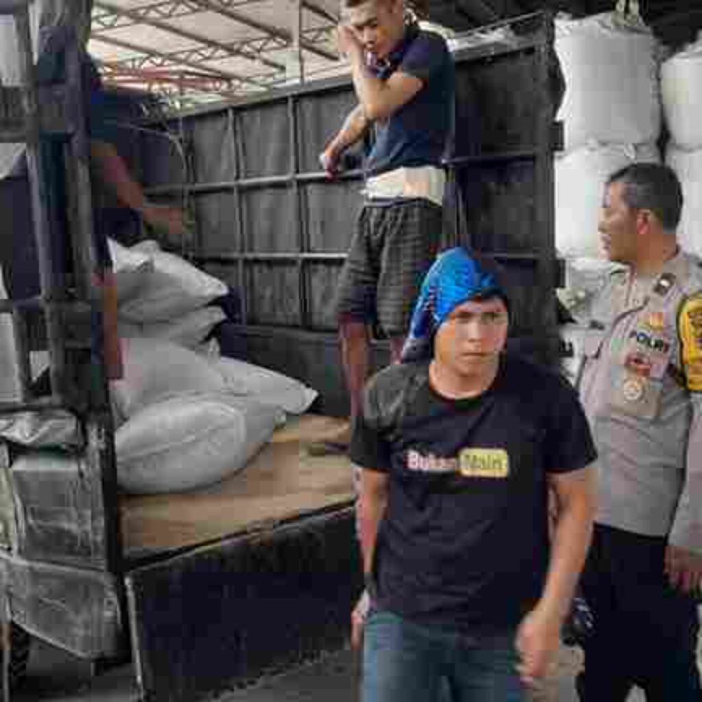 Polsek Siantar Timur Dampingi penjualan jagung ke Bulog Cabang Pematangsiantar