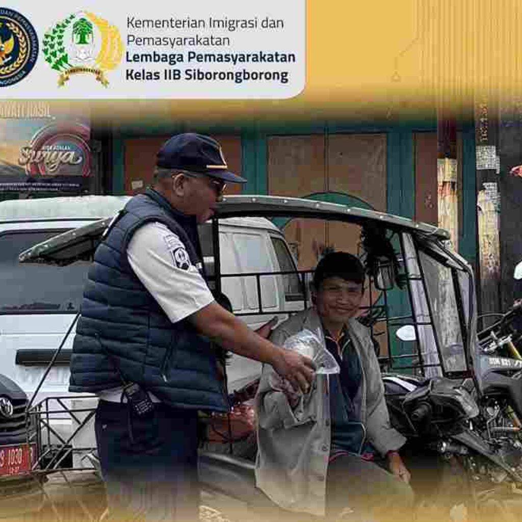 Wujudkan Kepedulian Sosial, Lapas Siborongborong Bagikan Makan Siang Gratis di Terminal Siborongborong